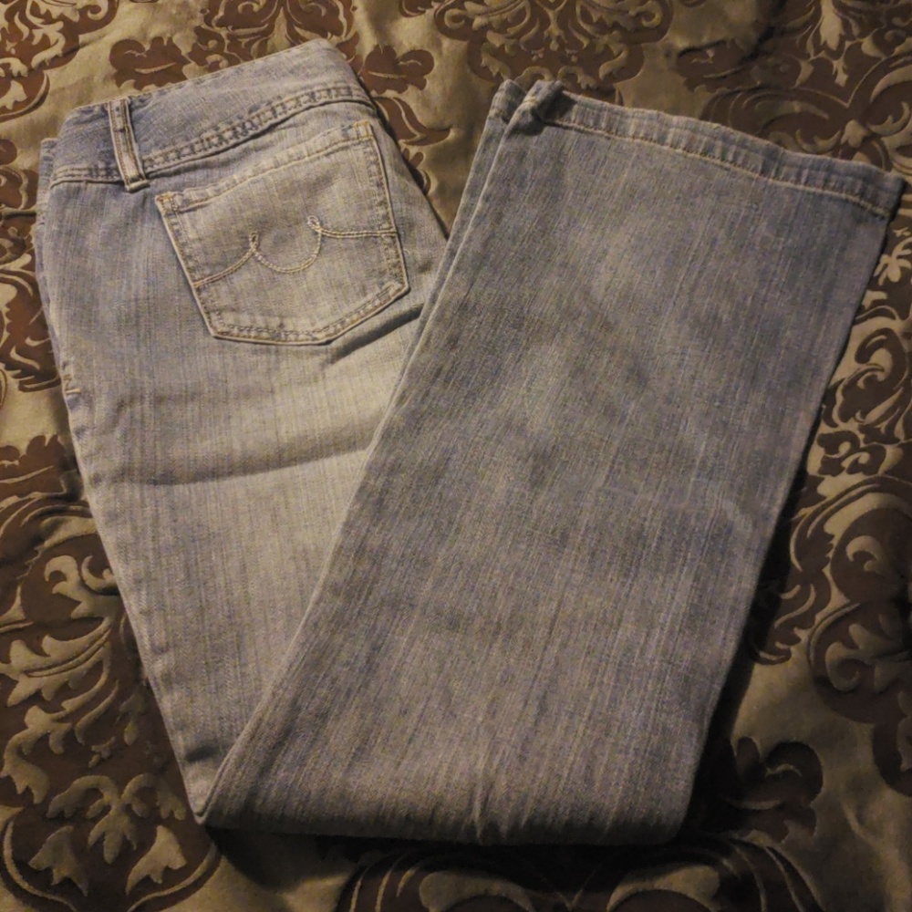 Never worn! Mossimo Flare Jeans sz 9